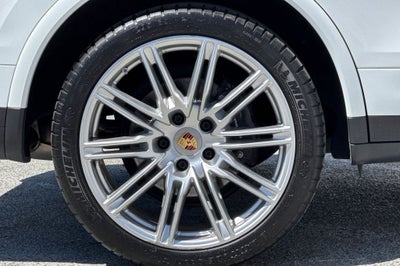 2018 Porsche Cayenne Platinum Edition