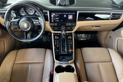 2022 Porsche Macan .