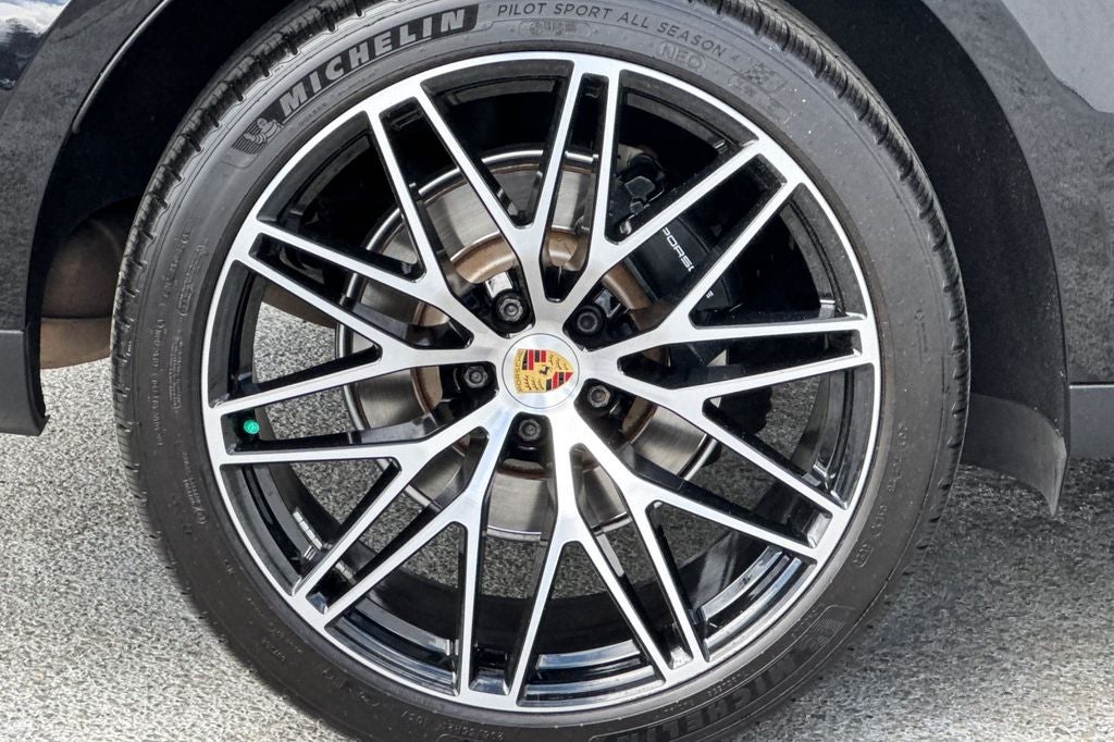 2022 Porsche Macan .