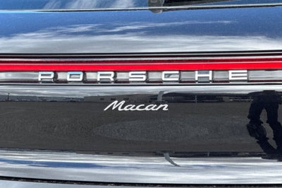 2022 Porsche Macan .