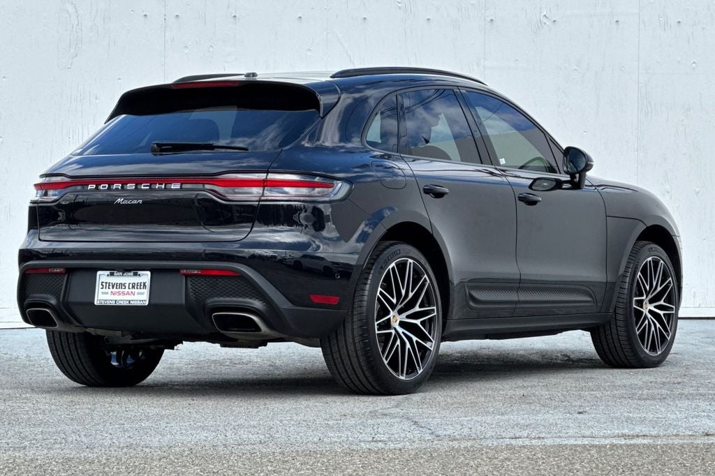 2022 Porsche Macan .