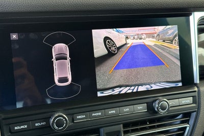 2021 Porsche Macan .