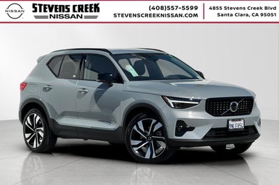 2024 Volvo XC40 B5 Plus Dark Theme