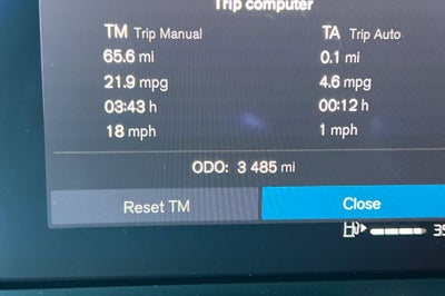 2024 Volvo XC40 B5 Plus Dark Theme