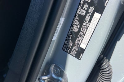 2024 Volvo XC40 B5 Plus Dark Theme