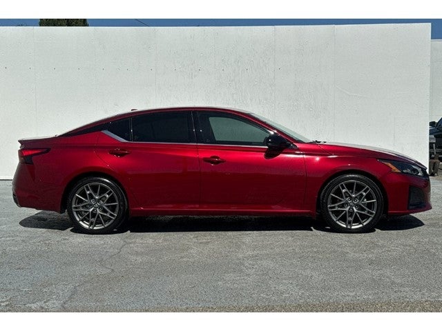 2023 Nissan Altima 2.0 SR