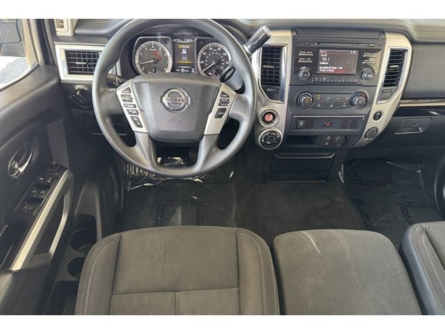 2017 Nissan Titan SV