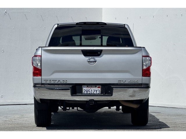 2017 Nissan Titan SV