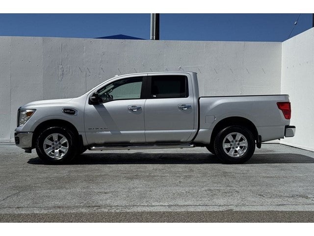 2017 Nissan Titan SV