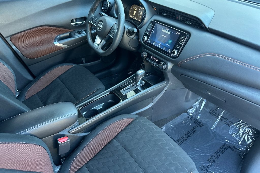 2023 Nissan Kicks SR