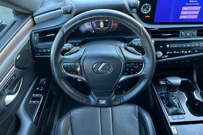 2024 Lexus ES 300h F SPORT Handling