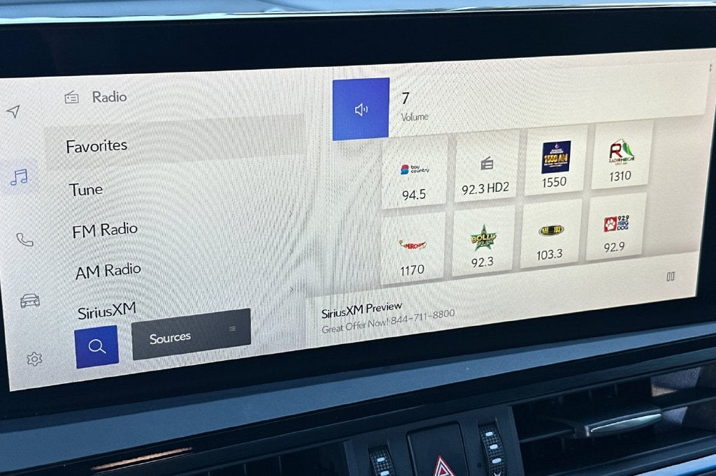 2024 Lexus ES 300h F SPORT Handling