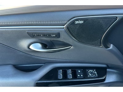 2024 Lexus ES 300h F SPORT Handling