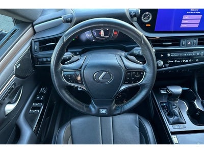 2024 Lexus ES 300h F SPORT Handling