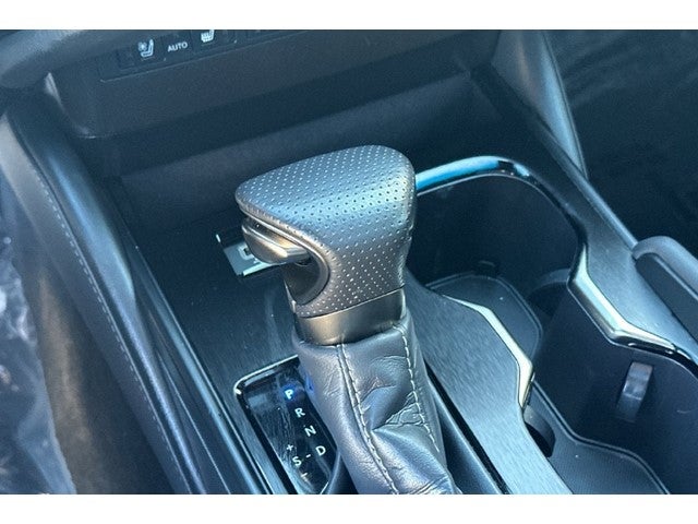 2024 Lexus ES 300h F SPORT Handling