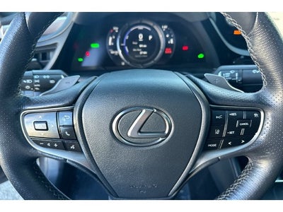 2024 Lexus ES 300h F SPORT Handling