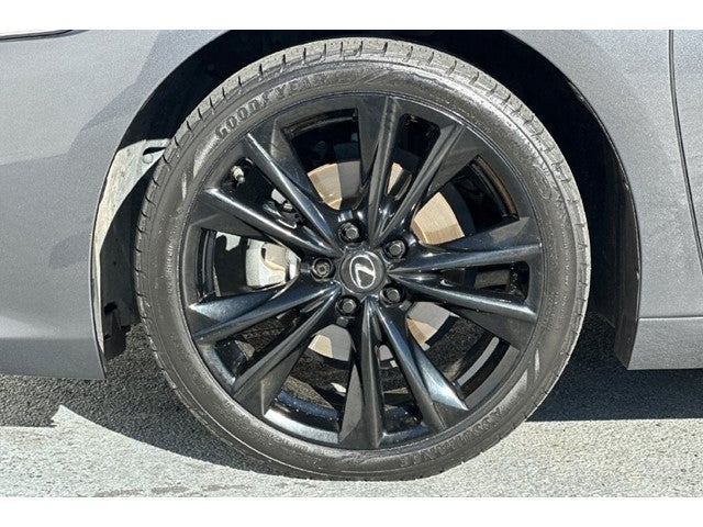 2024 Lexus ES 300h F SPORT Handling