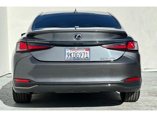 2024 Lexus ES 300h F SPORT Handling