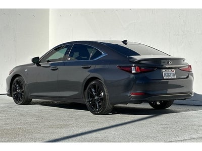 2024 Lexus ES 300h F SPORT Handling