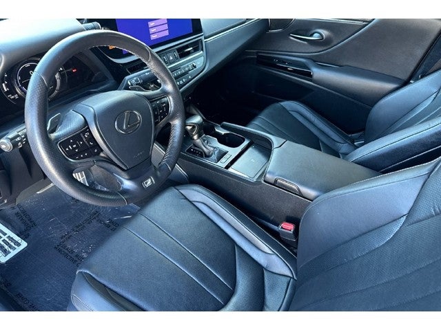 2024 Lexus ES 300h F SPORT Handling