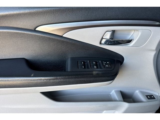 2016 Honda Pilot EX-L w/Navigation