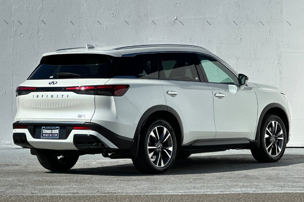 2023 INFINITI QX60 LUXE FWD