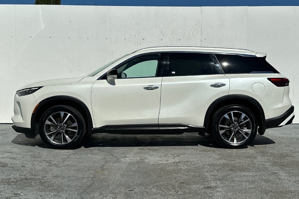 2023 INFINITI QX60 LUXE FWD