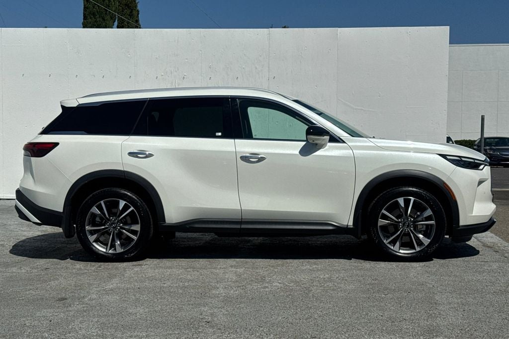 2023 INFINITI QX60 LUXE AWD