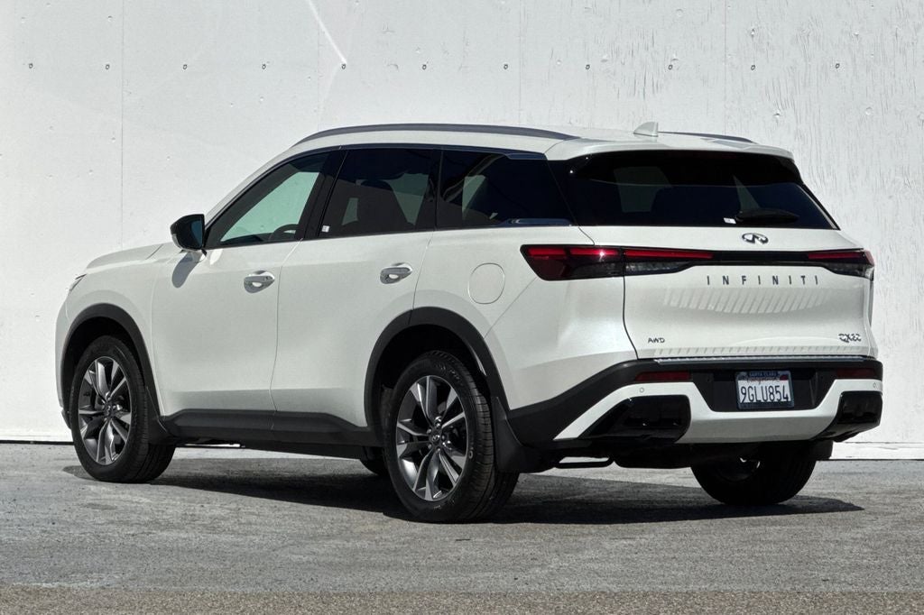 2023 INFINITI QX60 LUXE