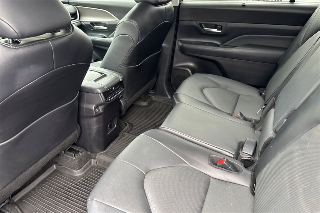 2024 Toyota Grand Highlander Hybrid Base