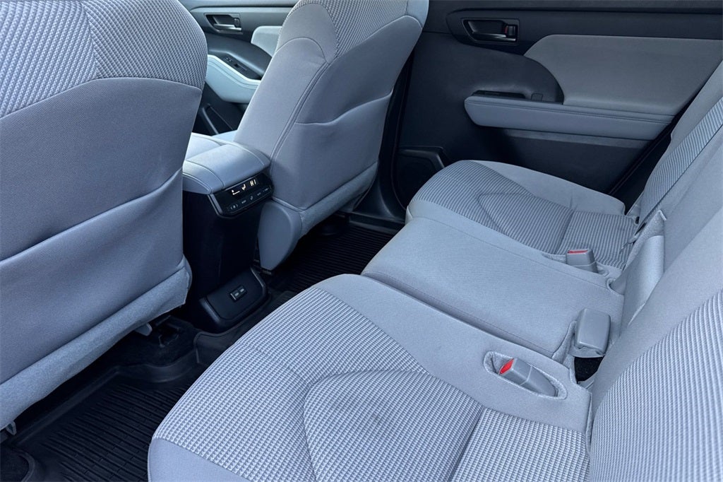 2024 Toyota Highlander Hybrid LE