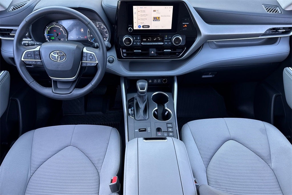 2024 Toyota Highlander Hybrid LE