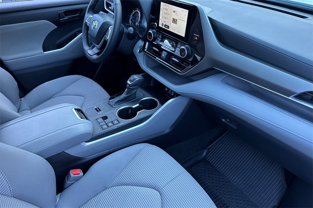 2024 Toyota Highlander Hybrid LE