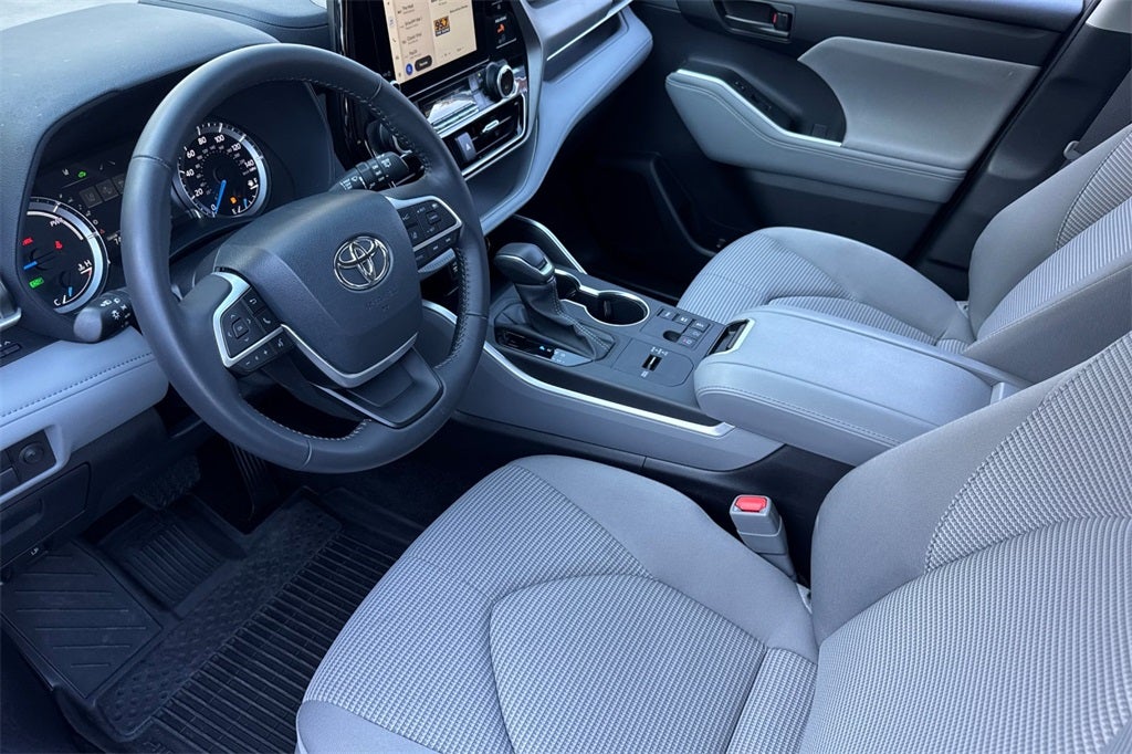 2024 Toyota Highlander Hybrid LE