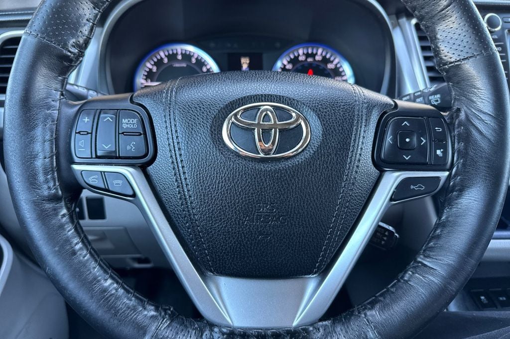 2015 Toyota Highlander Base