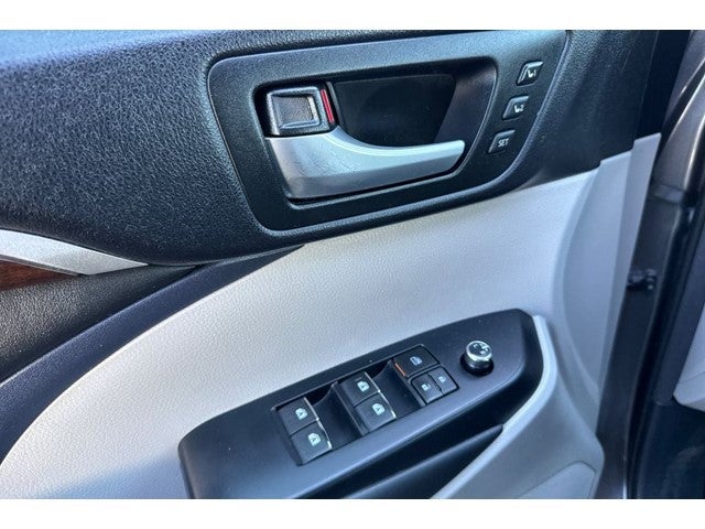 2015 Toyota Highlander Base