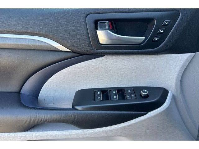 2019 Toyota Highlander Limited Platinum