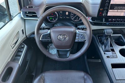 2022 Toyota Sienna Platinum 7 Passenger