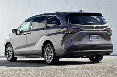 2024 Toyota Sienna XLE 7 Passenger