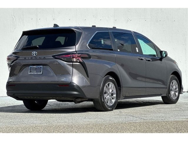 2024 Toyota Sienna XLE 7 Passenger