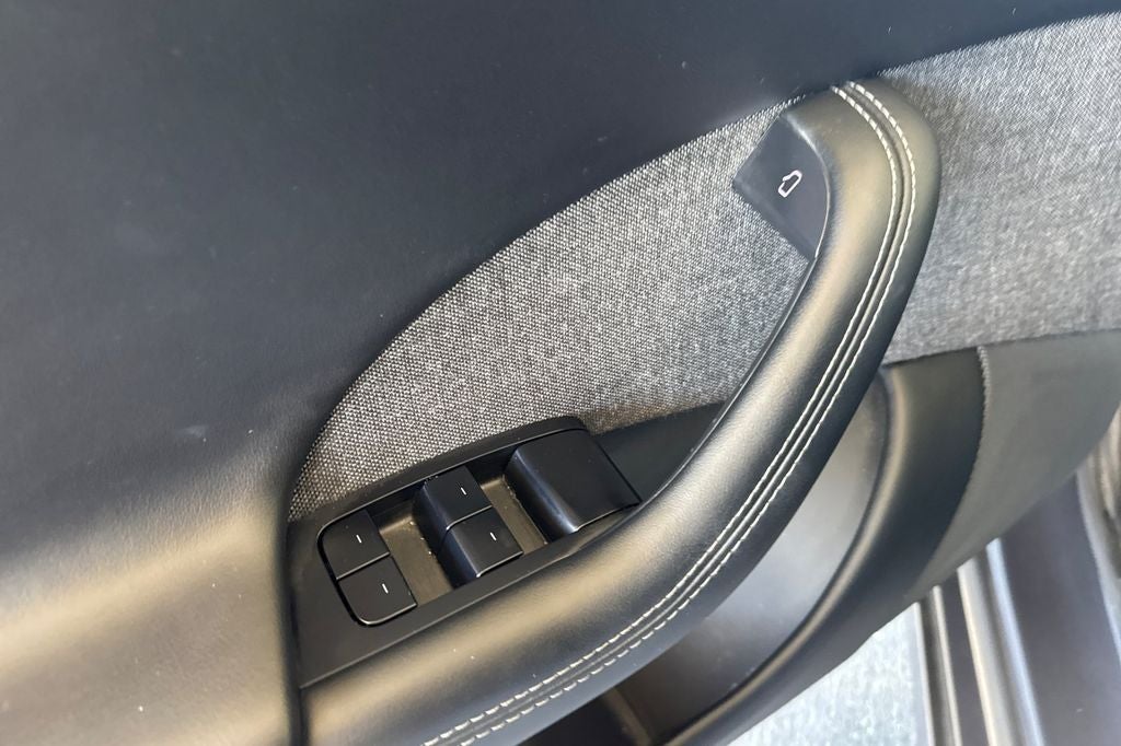 2022 Tesla Model S Base