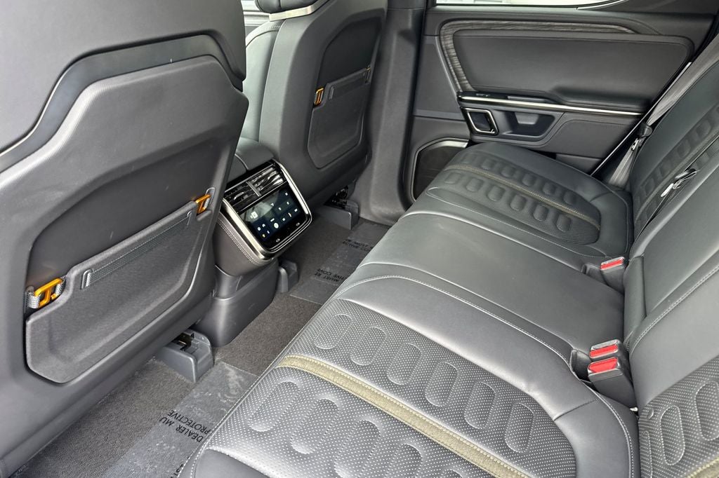 2022 Rivian R1T Adventure