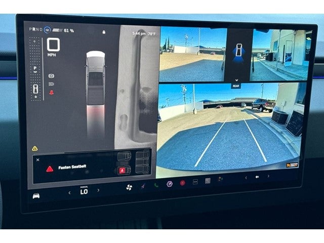 2025 Tesla Cybertruck .