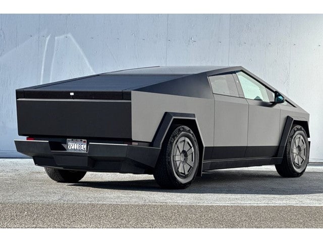 2025 Tesla Cybertruck .