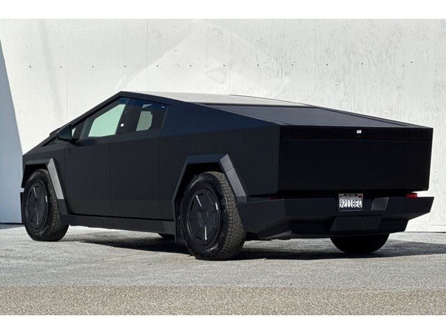 2025 Tesla Cybertruck .