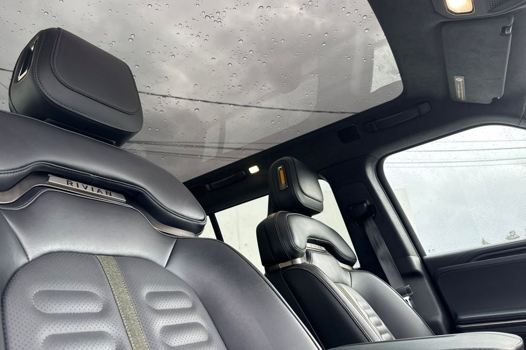 2024 Rivian R1S Adventure