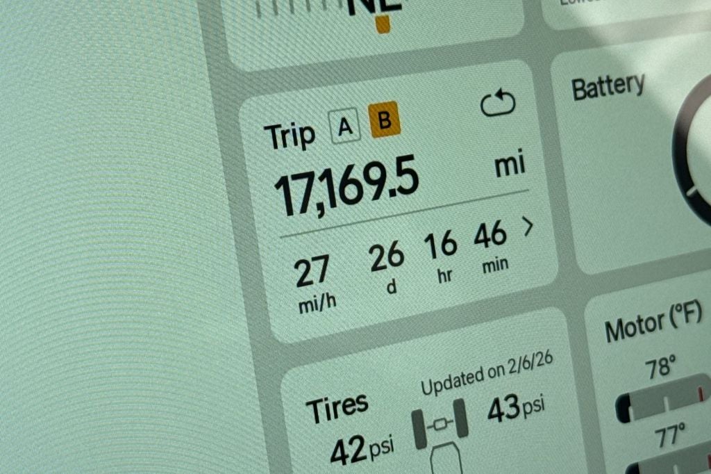 2024 Rivian R1S Adventure