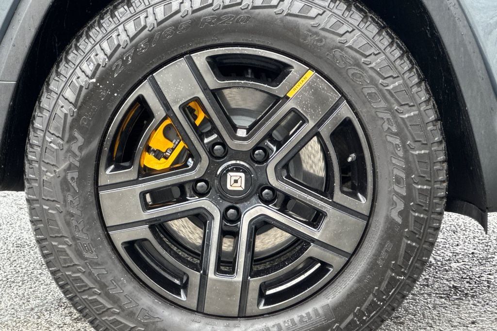 2024 Rivian R1S Adventure