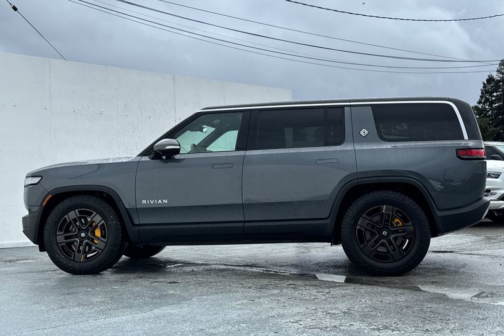 2024 Rivian R1S Adventure