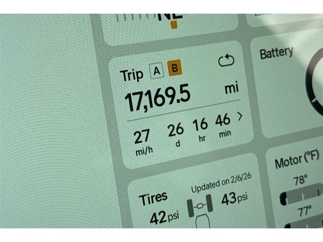 2024 Rivian R1S Adventure